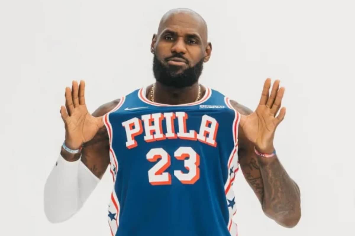 LeBron James starts at center as 76ers lose to Pistons