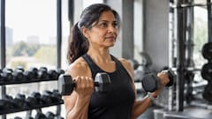 50 की उम्र के बाद हड्डियां रखें मजबूत, मेनॉपोज में स्ट्रैंथ ट्रेनिंग बनेगी ढाल