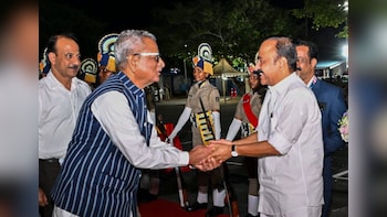 No Meat In Lok Bhavan Kitchen: Keralam Governor's Day 1 Order Sparks Row