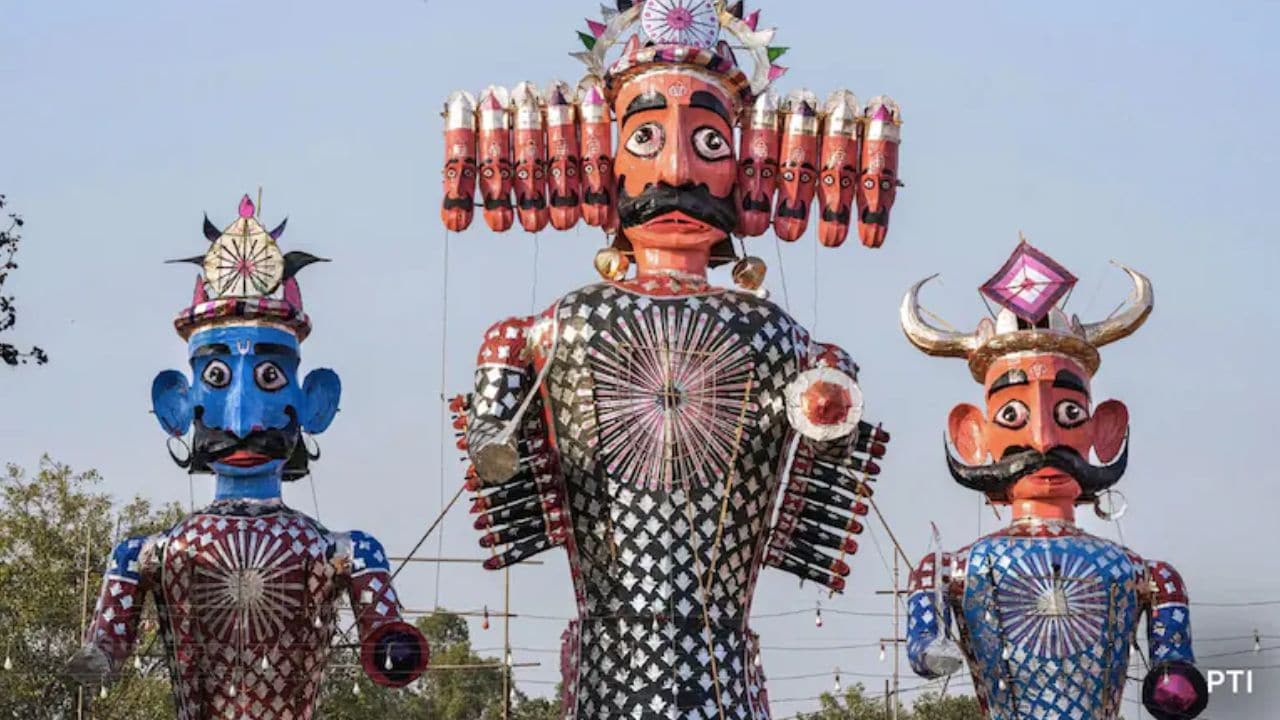 दशहरे पर क्या खरीदें? जानिए दशहरे के दिन किन चीजों की खरीदारी होती है शुभ