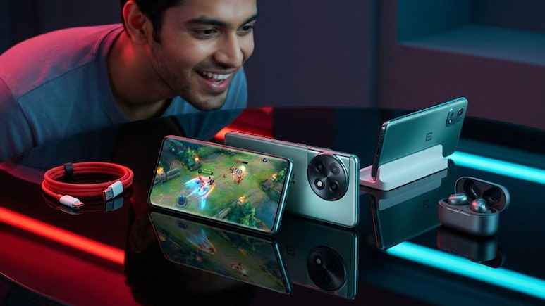 OnePlus Smartphones पर आ गई अब तक की सबसे बड़ी छूट, Amazon Sale ने कर दी कस्&zwj;टमर की बल्&zwj;ले-बल्&zwj;ले
