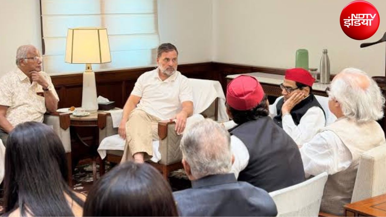Live: राहुल गांधी ने विपक्षी नेताओं को चाय पर बुलाया, शाम 4 बजे जुटेंगे INDIA गठबंधन के नेता