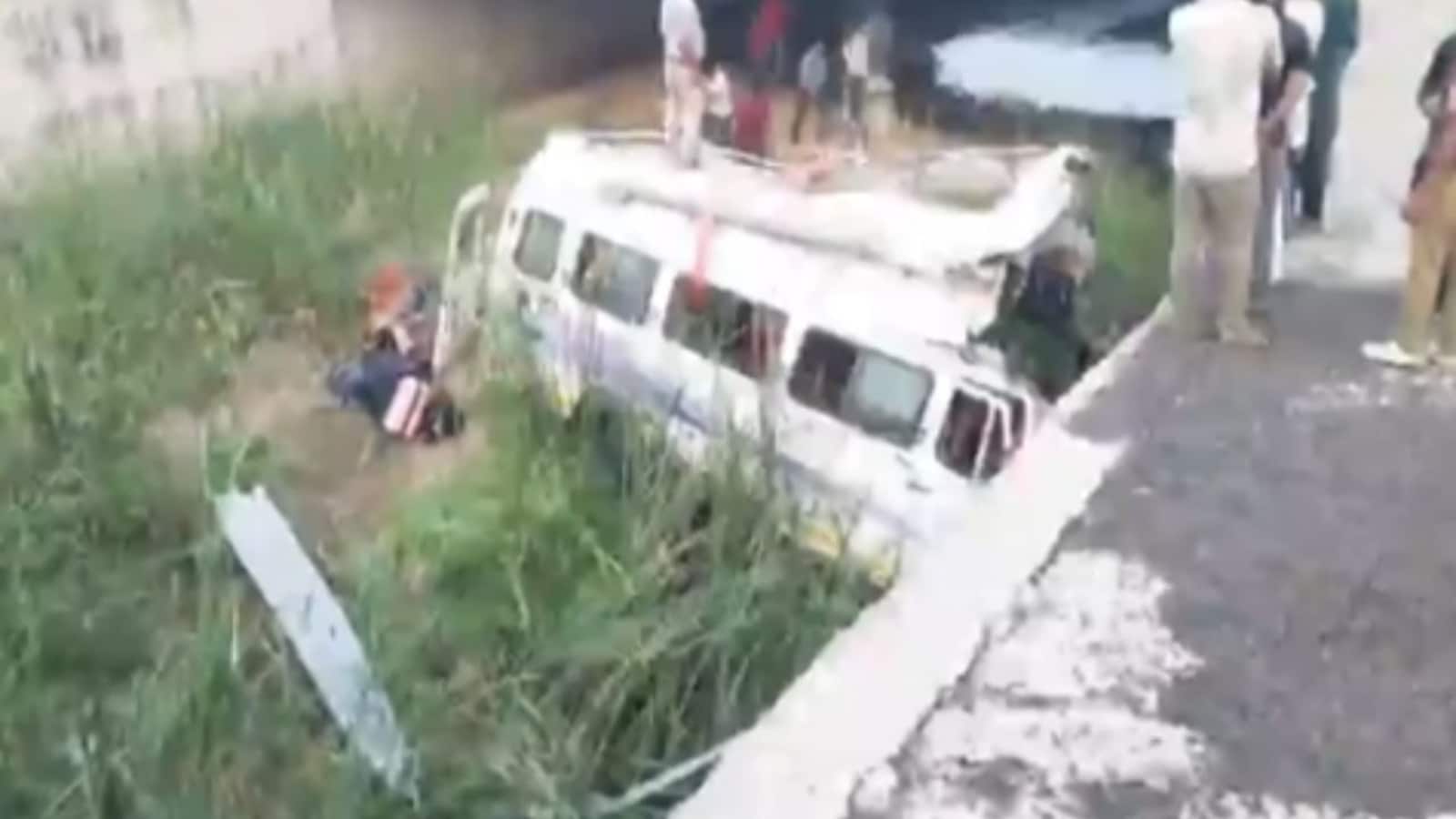 8 Killed, Many Injured As Bus Falls Into Ditch On Delhi-Mumbai Expressway In Rajasthan