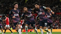 10-Man Spurs Slam 92nd-Minute Goal, Rescue Draw Against Manchester United
