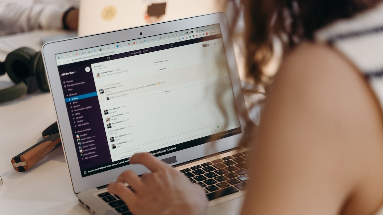 Manager Warns Remote Worker Over 4-Minute Coffee Break, Internet Says 'Switch Job'