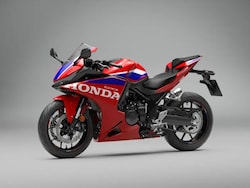 New Honda CBR500R Four Breaks Cover With 502 cc Four-Cylinder Engine