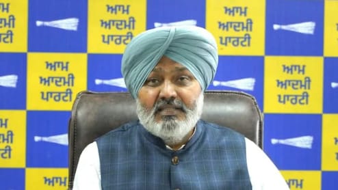 'पंजाब की जवानी को बर्बाद करके करोड़ों कमाए...', AAP पार्टी ने बिक्रम सिंह मजीठिया पर लगाए गंभीर आरोप