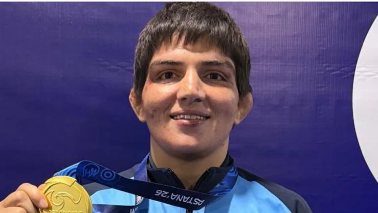 मनीषा बनीं वर्ल्ड चैंपियन: पहले 0-6 से पिछड़ीं, फिर लगातार 8 अंक बटोरे, फाइनल में इस रणनीति से पलटा मुकाबला