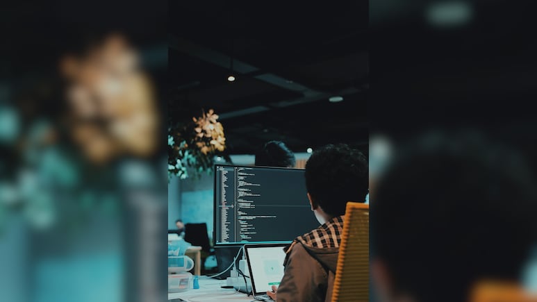 IT Q2 Preview: Strong Deal Wins, AI Pressure, Slow Conversion - Key Things To Watch