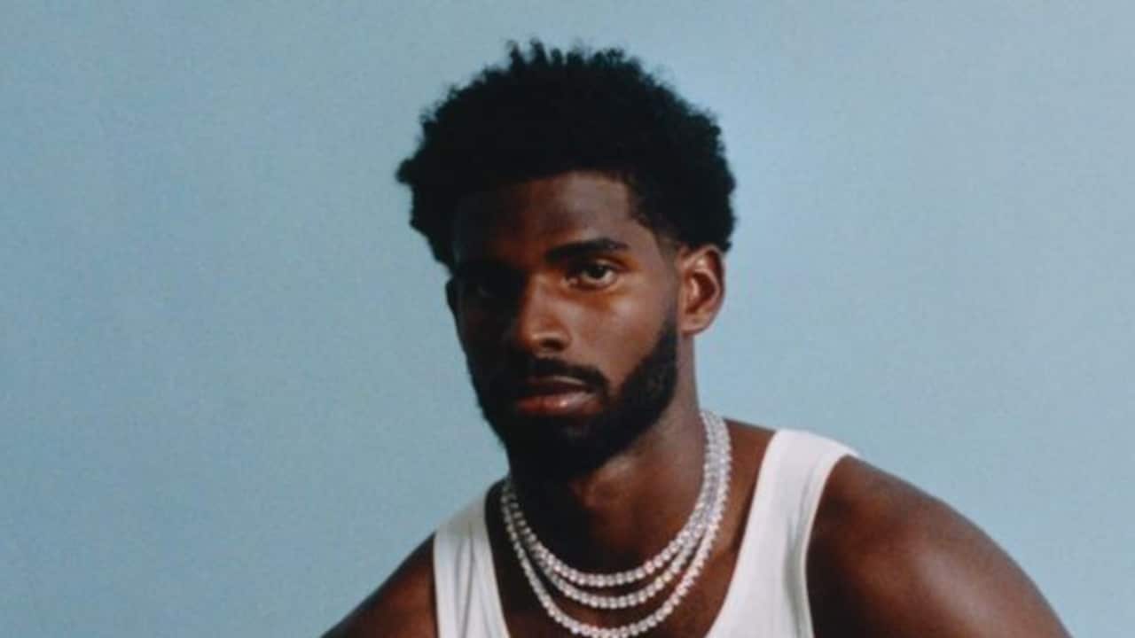Shedeur Sanders Impresses Interviewer With His Personality During Blind Date
