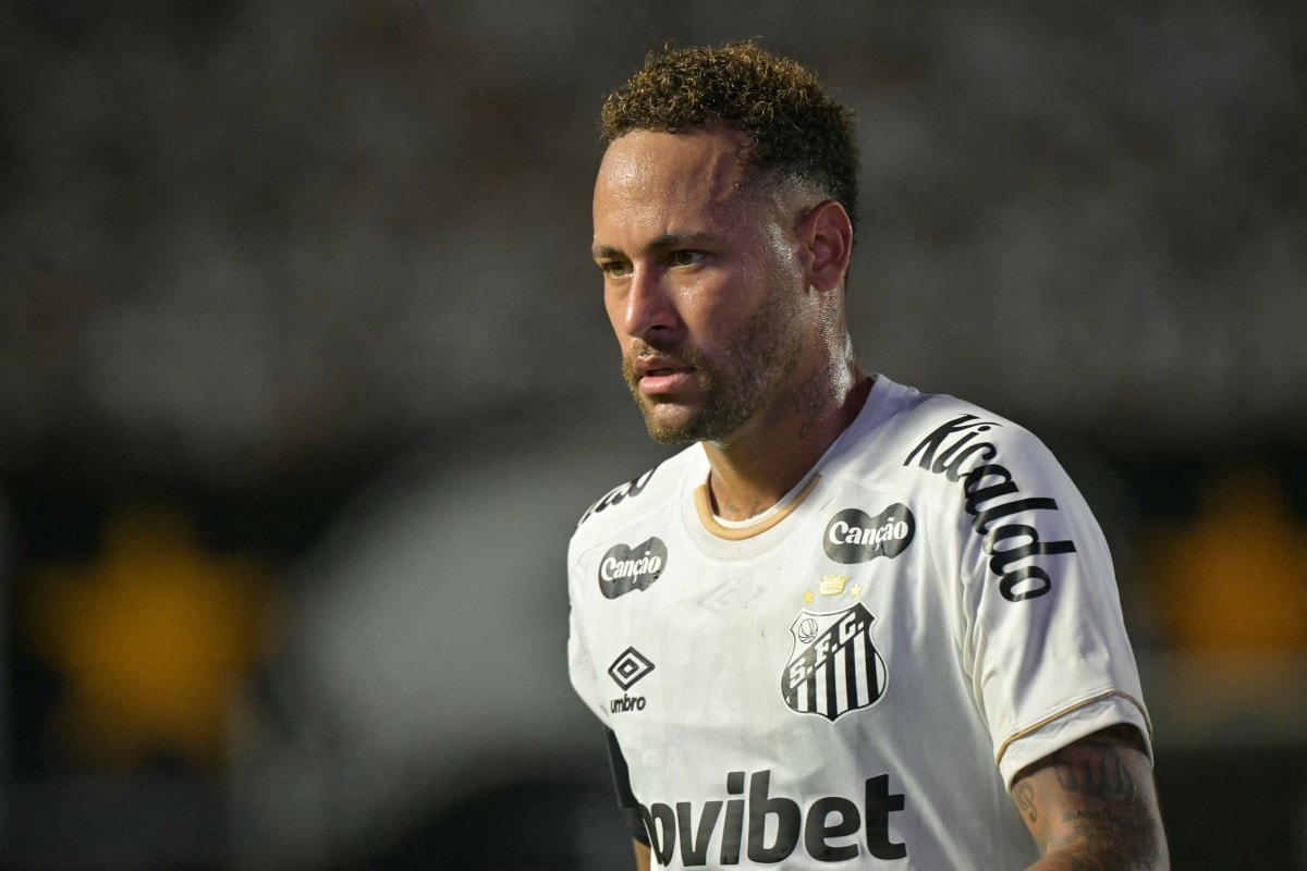 Neymar Hit With 2-Match Ban For Covering His Mouth In Brazilian League Game
