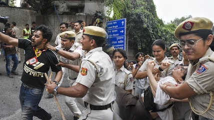 Day 2 Crackdown: Protesters Detained, Bundled Into Buses In Delhi