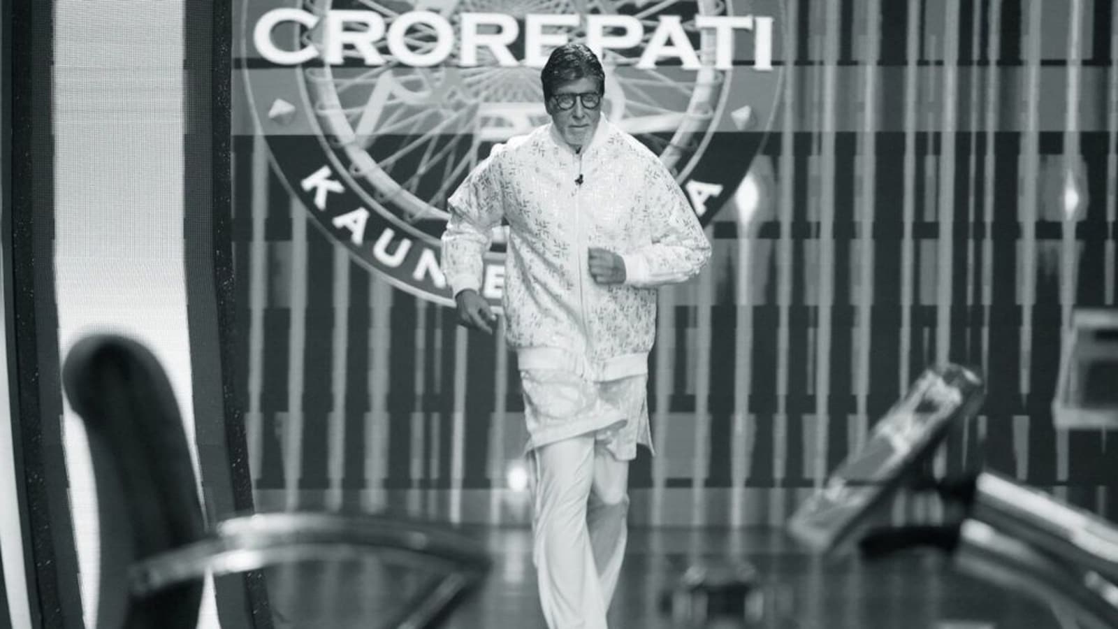 Amitabh Bachchan Shares Running Photo After Knee Injury