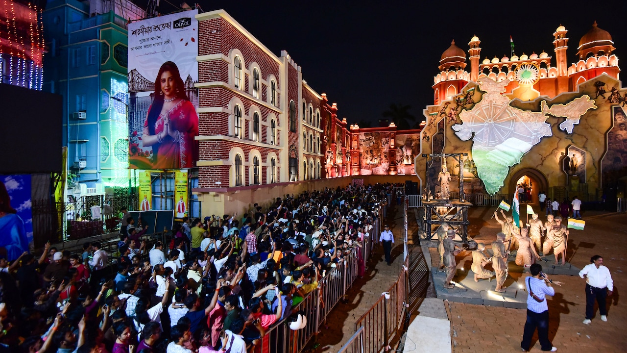 Crowd inside a pandal in Kolkata on October 14, 2026
