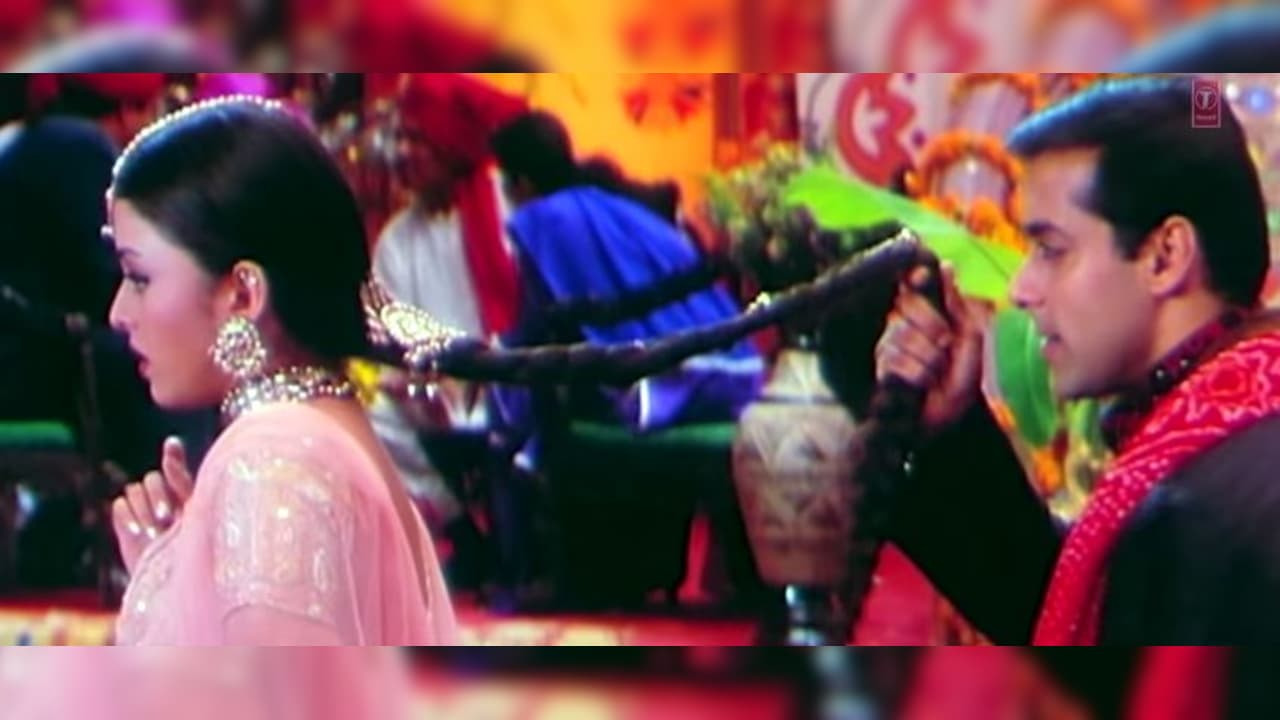 'Sanjay Leela Bhansali Shouted At Salman For Touching Aishwarya During Shoot': Hum Dil De Chuke Sanam Co-Star
