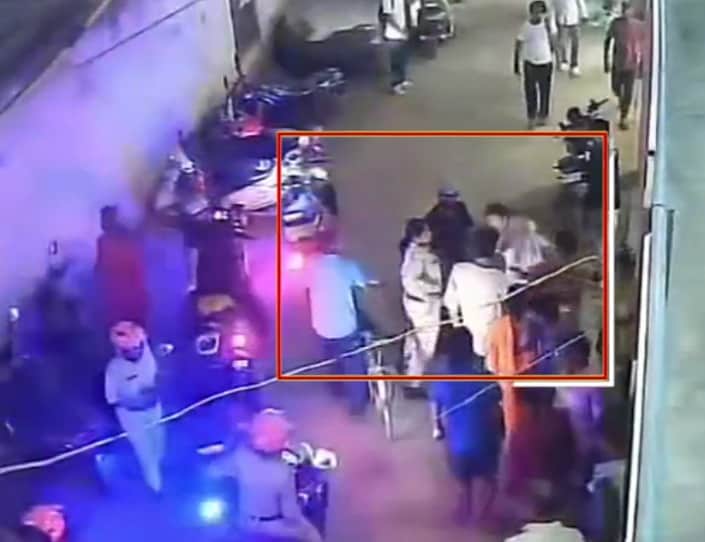 On Camera, Patna Woman Cop Slaps Man Misbehaving With Her, He Hits Her Back