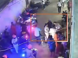 On Camera, Patna Woman Cop Slaps Man Misbehaving With Her, He Hits Her Back