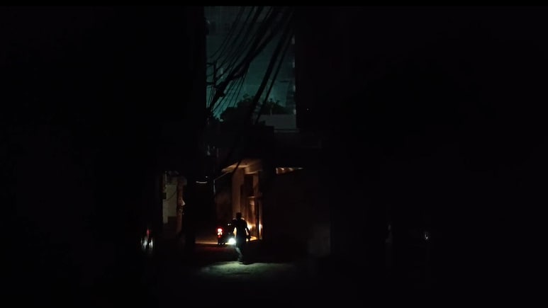 Gurugram Plunges Into Darkness As Electricity Workers Go On Strike Gurugram Plunges Into Darkness As Electricity Workers Go On Strike