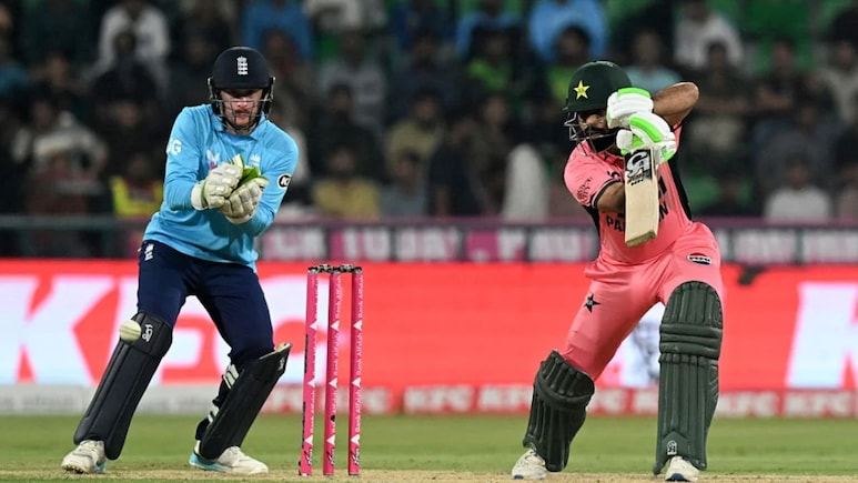 PAK vs ENG: 154/9 पर खत्म लग रही थी कहानी, फिर शादाब खान ने खेली ऐसी पारी कि इंग्लैंड से छीन ली जीत