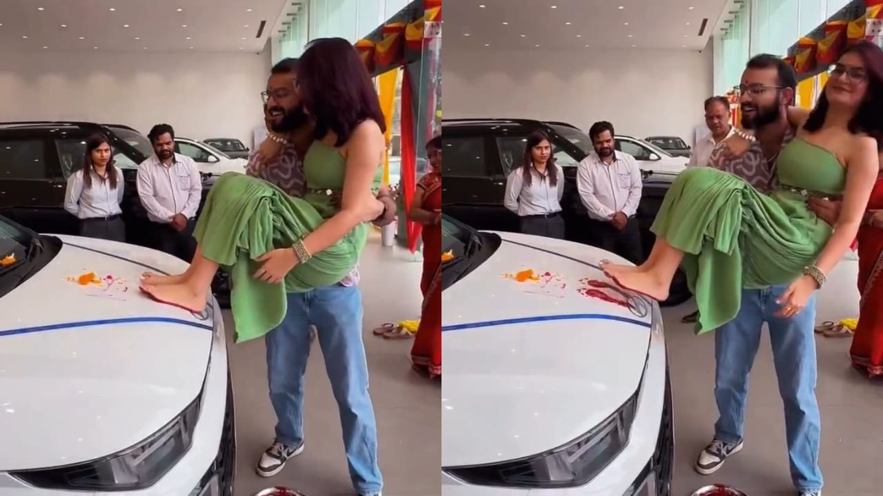 नई कार पर बीवी के पैरों के निशान ले रहा था शख्स, लोगों ने मारा ताना- 'इसने क्या EMI भरी है'