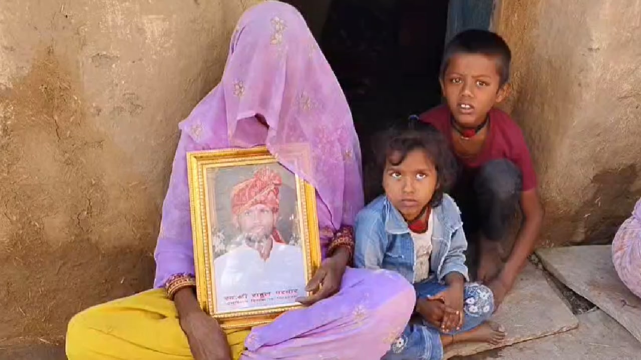 अपनों की मौत का गम, ग्रामीण शराब पर उठा रहे सवाल अपनों की मौत का गम, ग्रामीण शराब पर उठा रहे सवाल