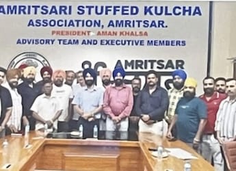 Harsh Goenka Reacts To Viral Photo Of Amritsari Stuffed Kulcha Association. Here's Why It Exists