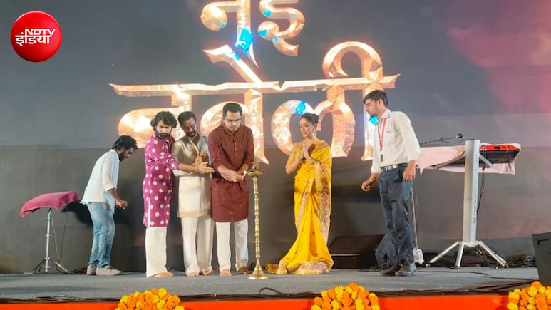 &lsquo;नई नवेली&rsquo; की रिलीज से पहले अयोध्या पहुंचीं यामी गौतम, राम की पैड़ी के बाद हनुमानगढ़ी में लिया आशीर्वाद
