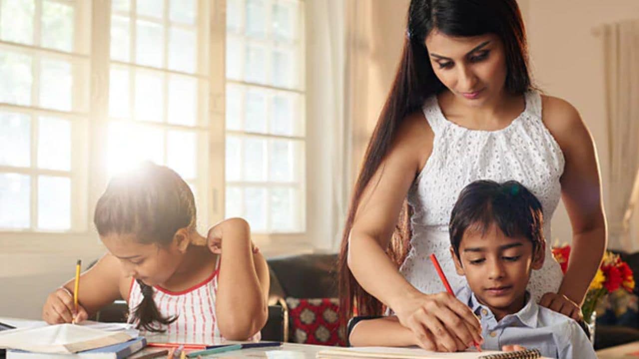 बच्चे का पढ़ाई में मन लगाने के लिए क्या करें? Parenting Expert ने बताया क्या करने से खुद पढ़ने बैठेंगे बच्चे