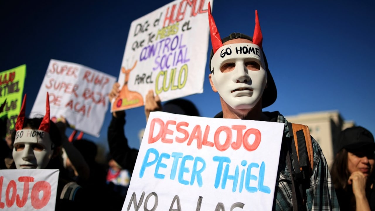 Argentinians protests against President Javier Mileis policies. Argentinians protests against President Javier Mileis policies.