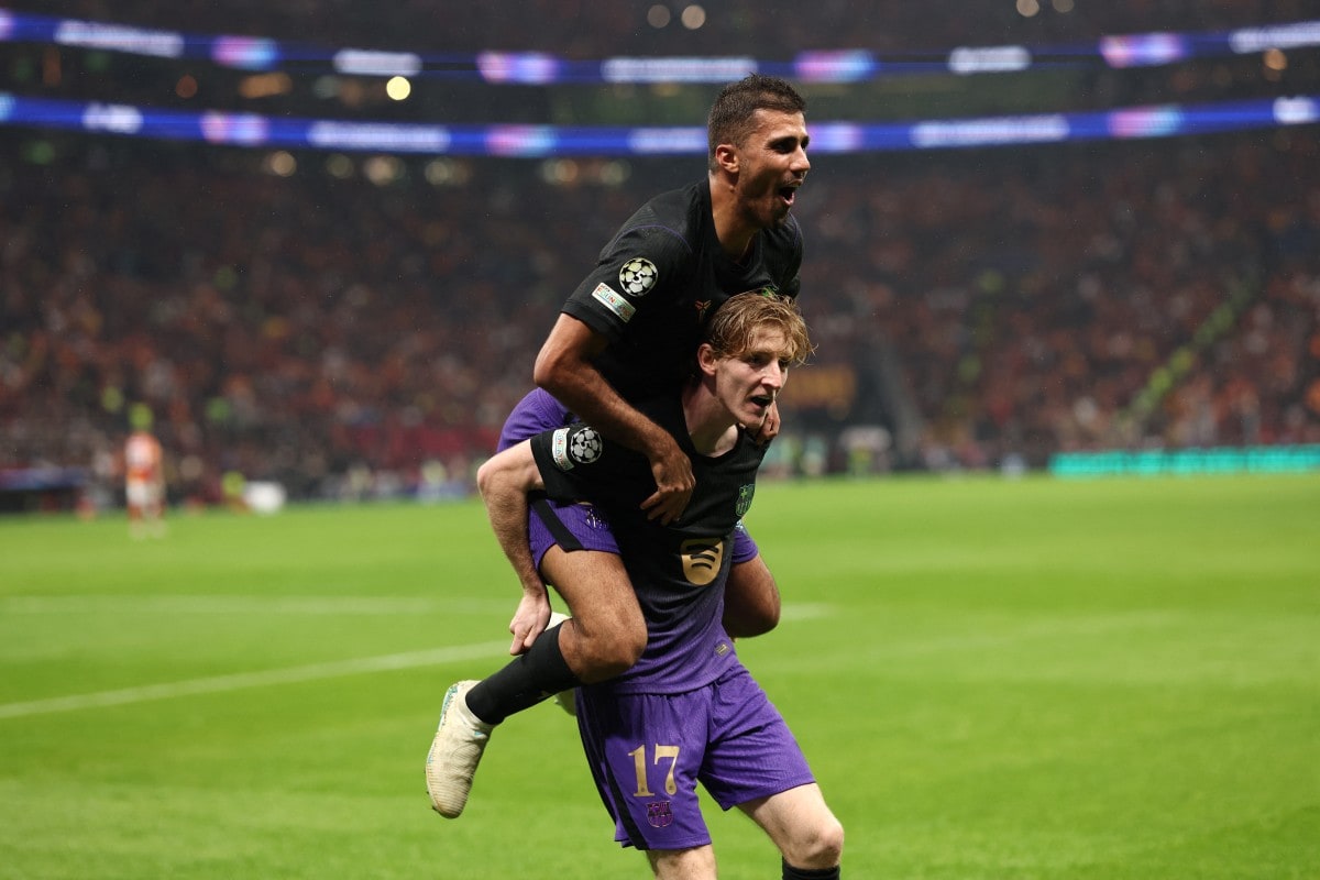 Barcelona And Arsenal Win In Champions League, Misery For Bayern And United