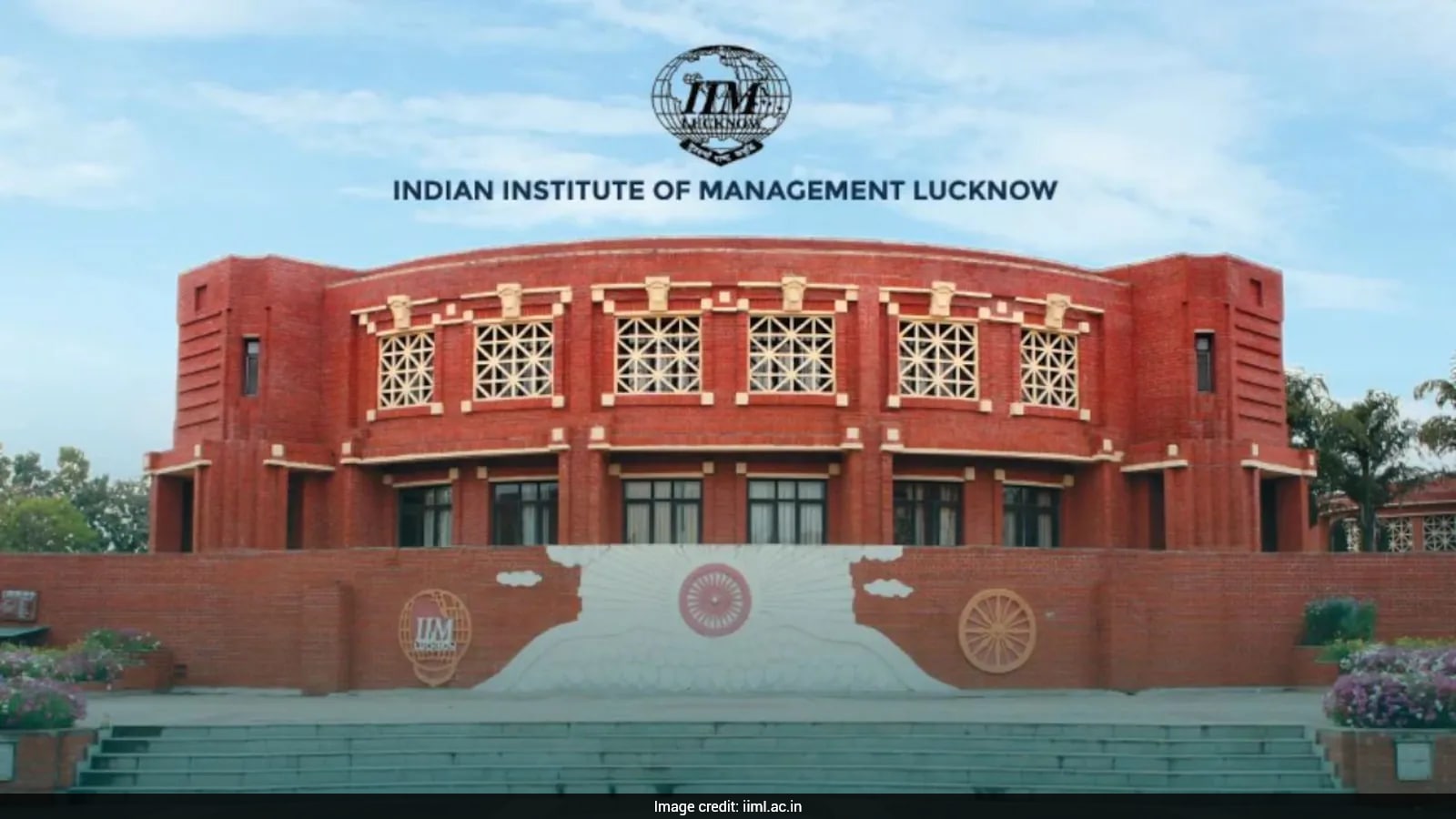 IIM Lucknow Completes Summer Placements with Over 600 Offers, Median Stipend Rs 1.75 Lakh