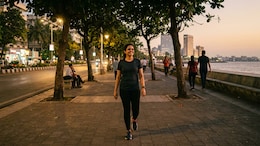 Can Walking Lower Blood Sugar Better Than Diabetes Medication? Here's The Truth