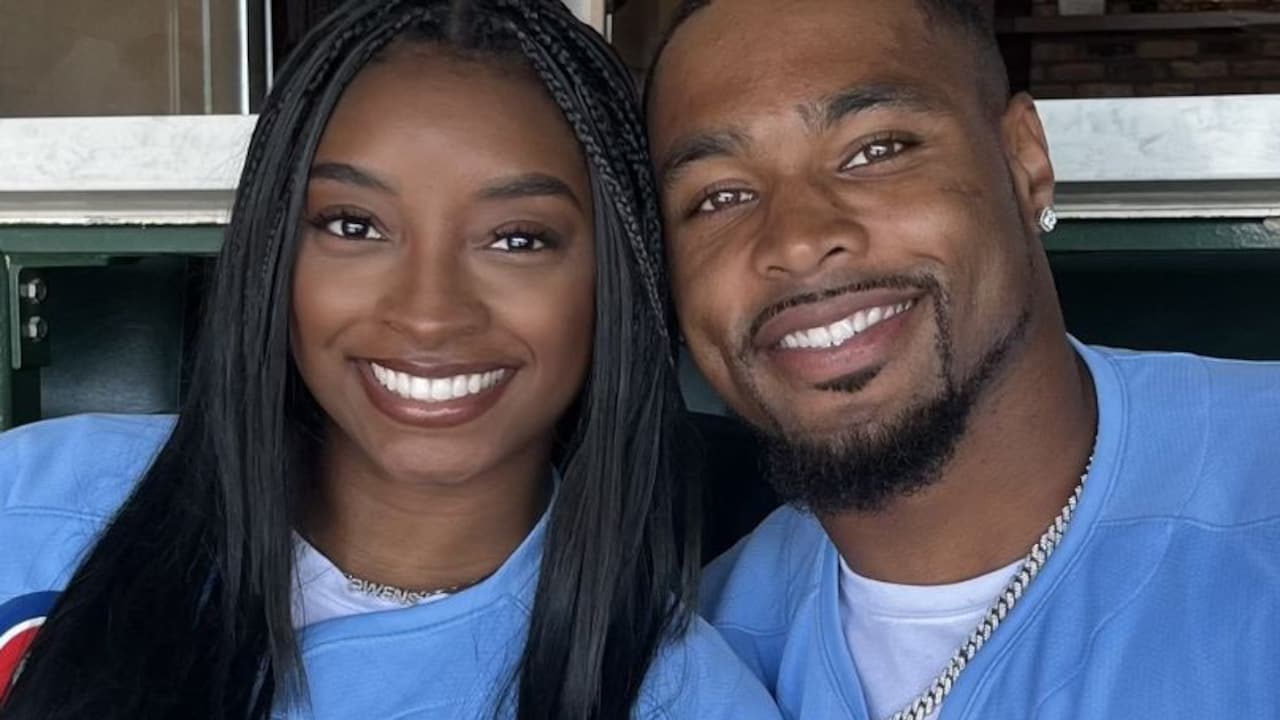 Simone Biles Changes How She Supports Jonathan Owens After His Difficult Bears Run