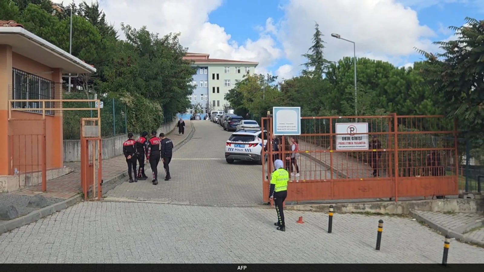 One Killed, Seven Injured in Istanbul Middle School Stabbing Attack