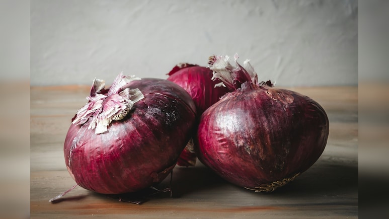 Onion Prices Fall Across India: Govt Deploys 467 Trucks, 8 Kanda Express For Buffer Sales
