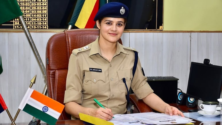 Meet IPS Officer Navjot Simi: She Studied Dentistry, Cracked UPSC, Now In Bihar CID