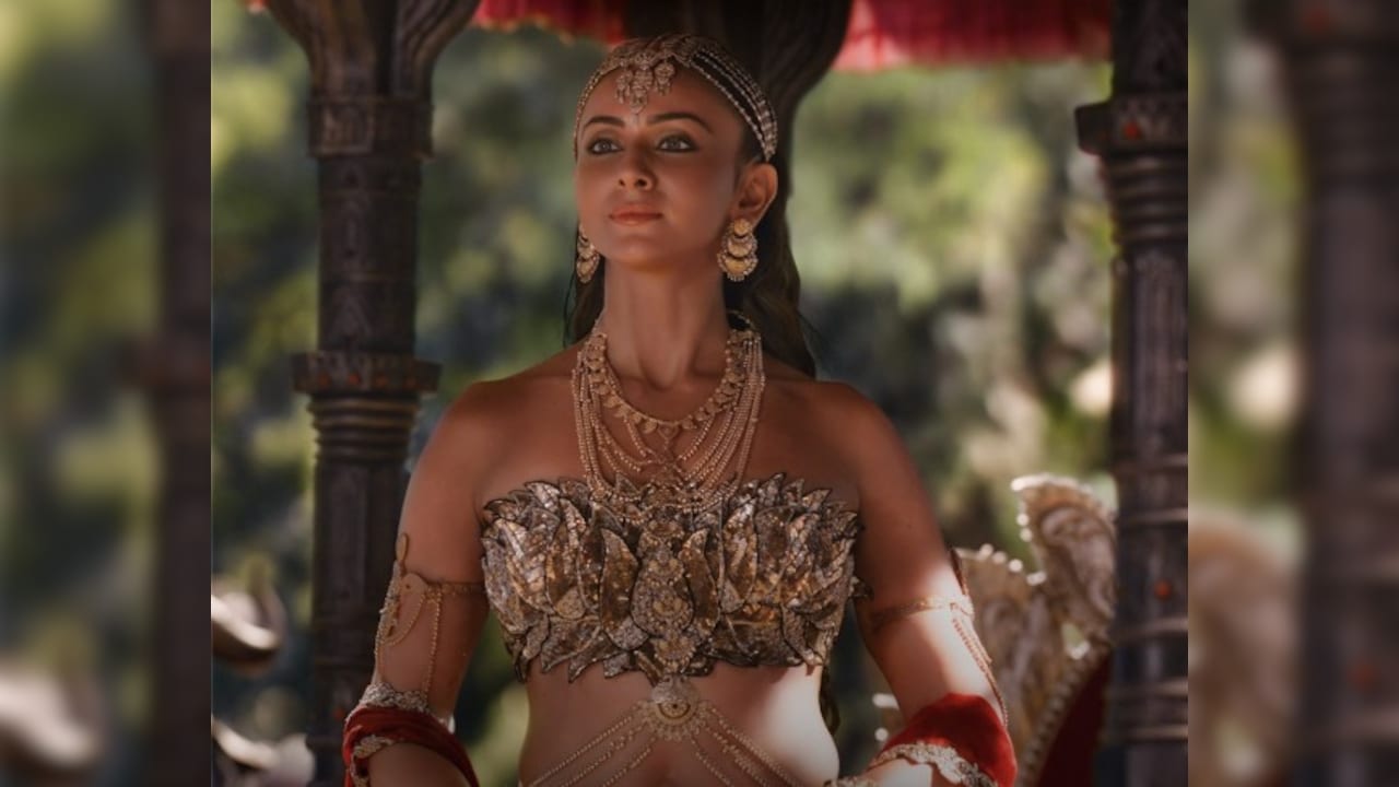 Ramayanam: ‘रामायणम्’ के पोस्टर में  रॉयल अवतार में दिखीं रकुल प्रीत सिंह, बताई किरदार की Untold Story