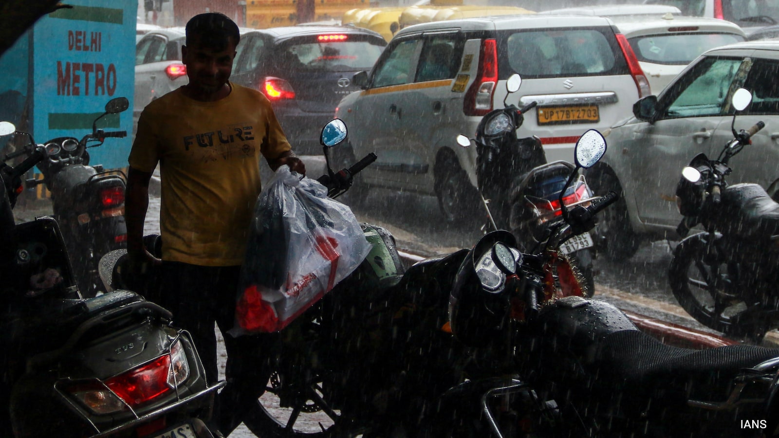 IMD Forecasts Rain, Thunderstorms Across India with Alerts in Delhi-NCR and South