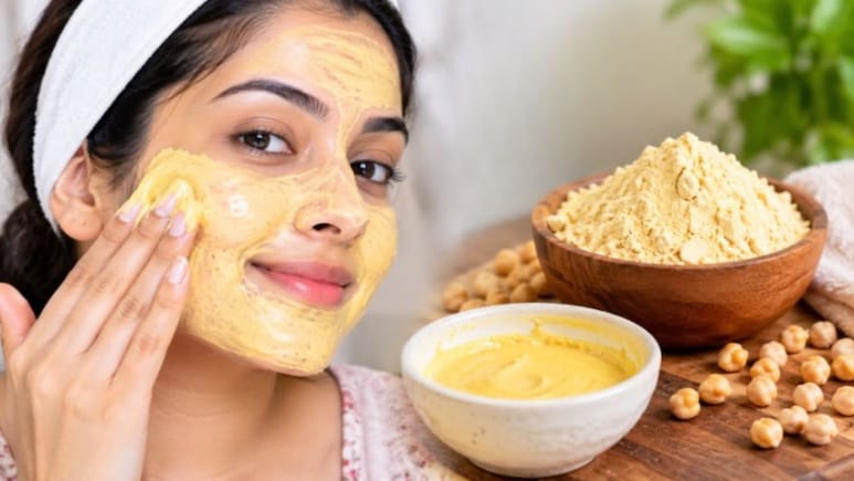 चेहरे पर बेसन लगाने से क्या होता है? स्किन एक्सपर्ट ने बताया कितना असरदार है ये नुस्खा