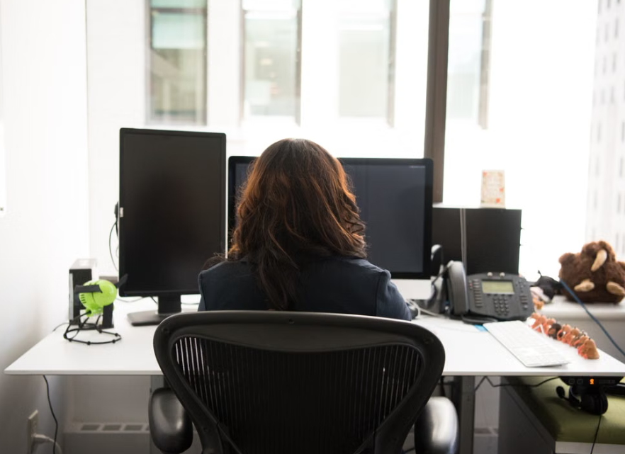 Fixed Lunch Breaks, 9-Hour Shifts: Gen Z Employee's Job Rant Goes Viral