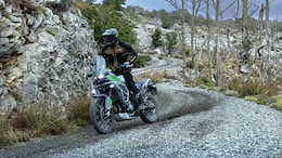 Kawasaki KLE650 Breaks Cover With 649 cc Parallel-Twin Engine