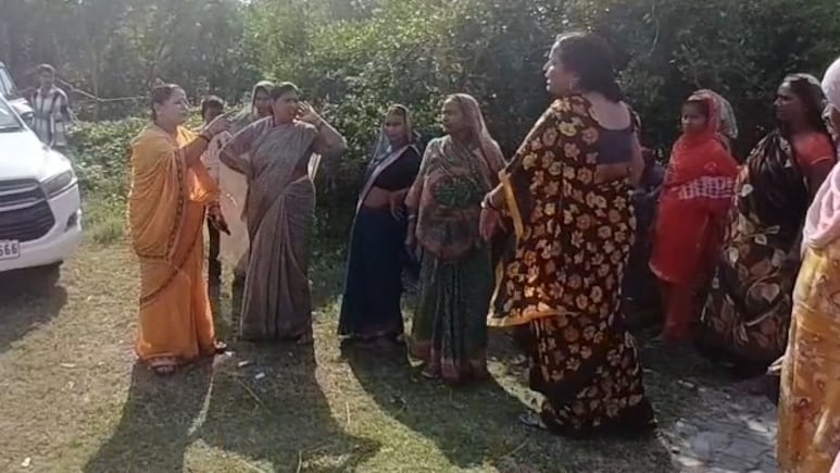 श्रावस्ती BJP महिला मोर्चा में खुली बगावत, मीटिंग के लिए पहुंचीं जिलाध्यक्ष को कार्यकर्ताओं ने दौड़ाया