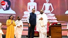 गौतम अदाणी पत्नी के साथ पहुंचे राजचंद्र आश्रम, कहा- 'सेवा करने की विनम्रता बनी रहे, यही प्रार्थना'