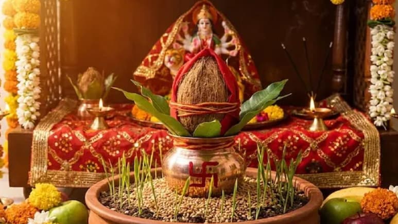 Shardiya Navratri 2026: शारदीय नवरात्रि पर क्या खरीदें? जानें 9 दिन की पूजा के लिए संपूर्ण सामग्री लिस्ट