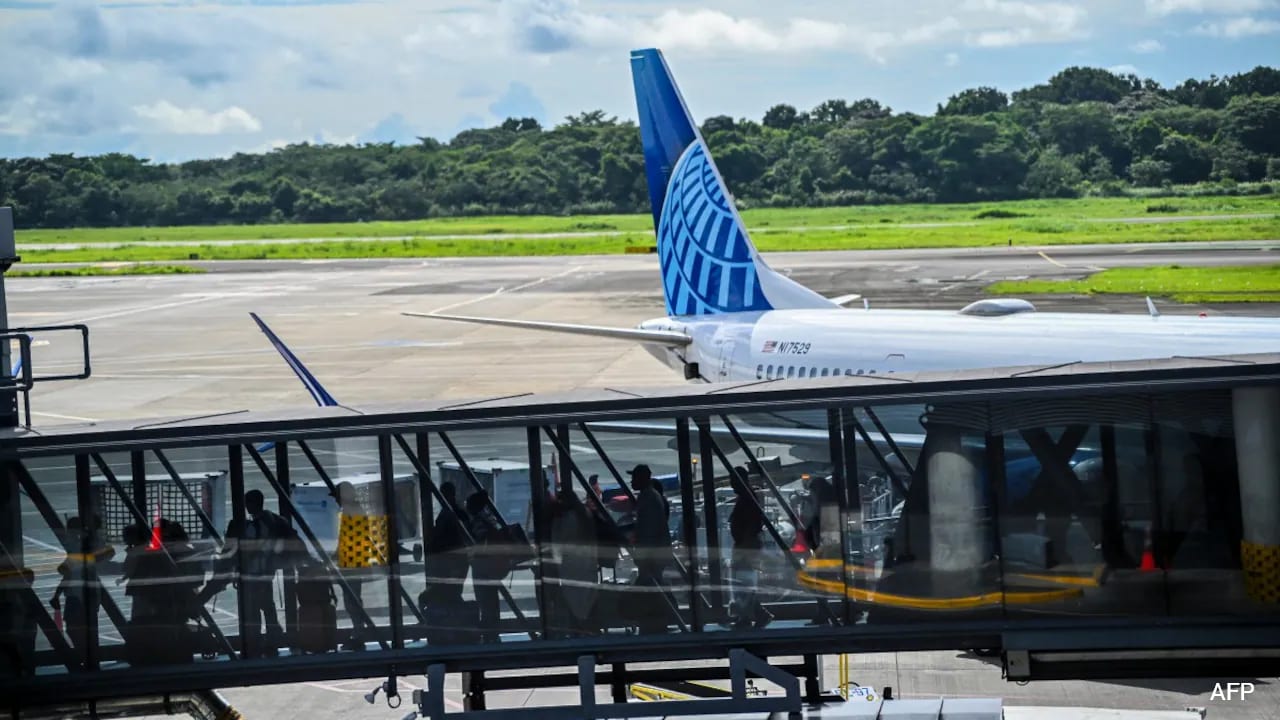United Flight Diverts After Passenger Allegedly Threatens To "Hijack" Plane