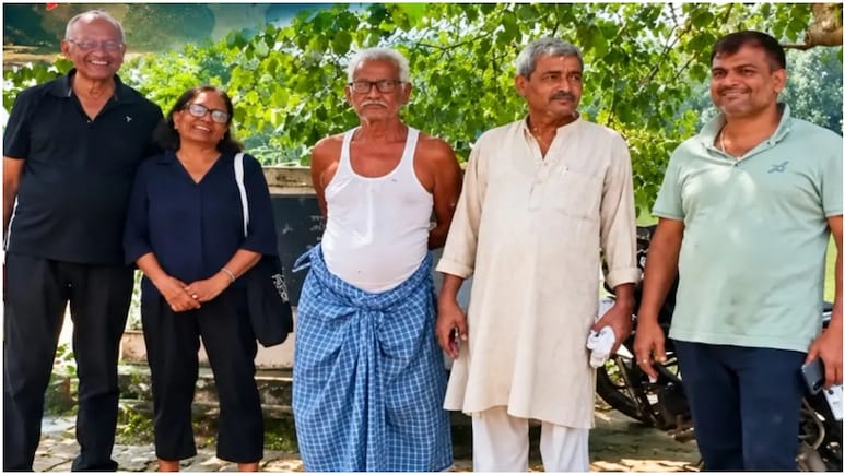 अंग्रेजों के जमाने का कागज लेकर कनाडा से भारत आया कपल, यूपी के बलिया में खौज निकालीं 155 साल पुरानी जड़ें