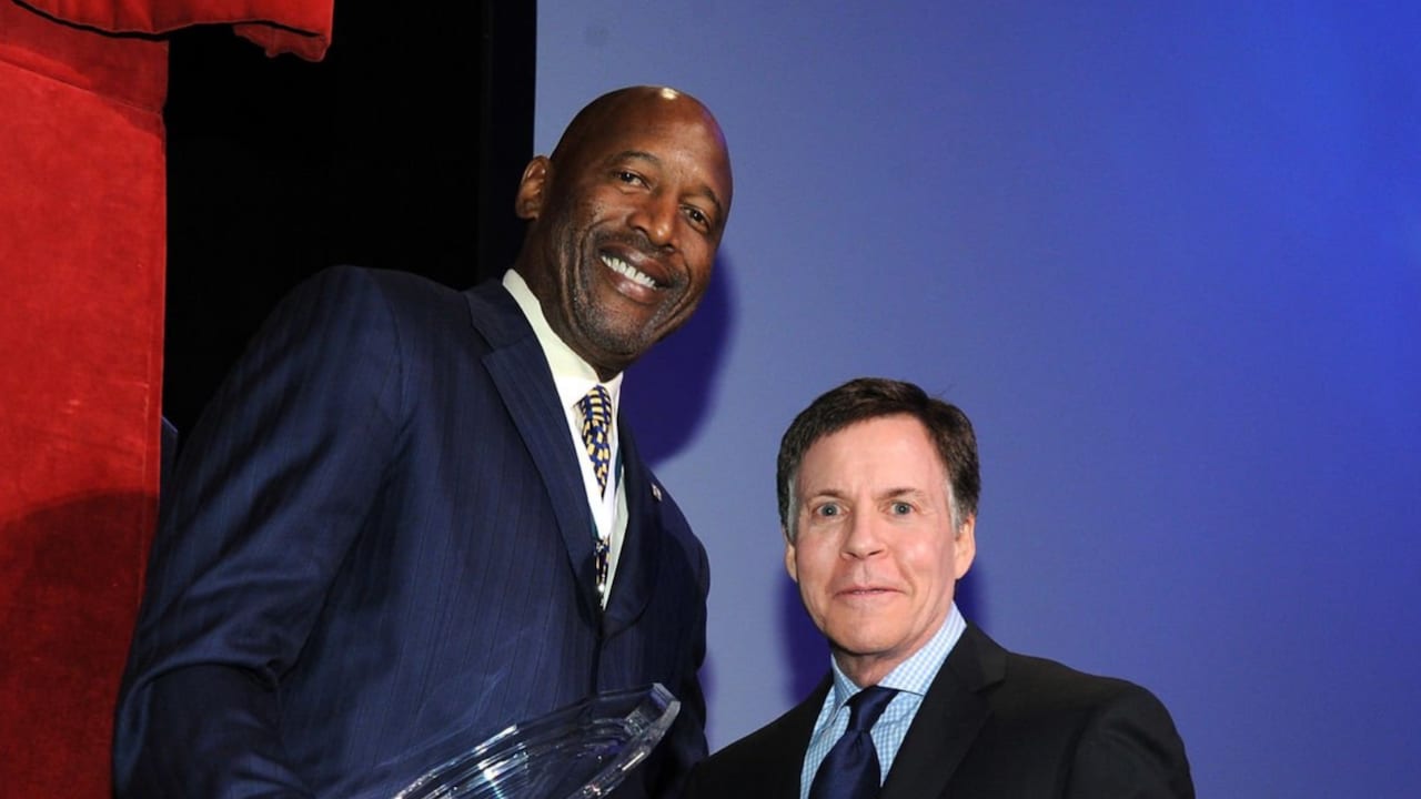 James Worthy Raises Concerns Over Los Angeles Lakers’ 25-Point Collapse Against Golden State Warriors