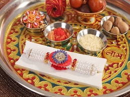 Raksha Bandhan 2018: इन 7 चीज़ों के बिना अधूरी होती है राखी की थाली Raksha Bandhan 2018: इन 7 चीज़ों के बिना अधूरी होती है राखी की थाली