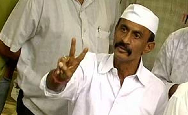 Gangster Arun Gawli, Serving Life For Murder, Tops Gandhian Ideals Exam