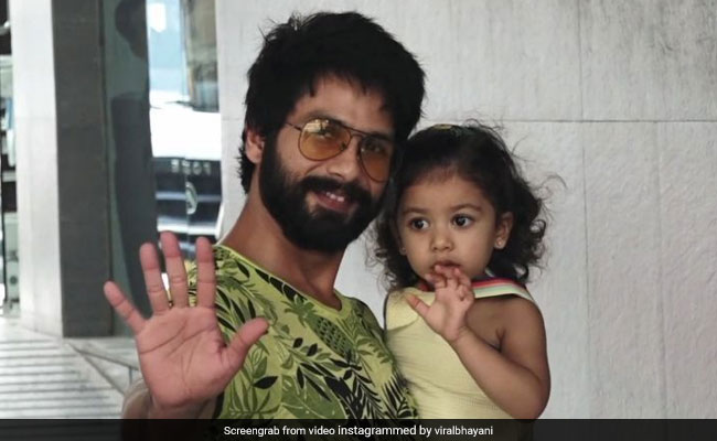 नन्हे मेहमान से मिलने पहुंचे पापा शाहिद कपूर और बहन मीशा, सोनम कपूर ने दिया प्यारा मैसेज